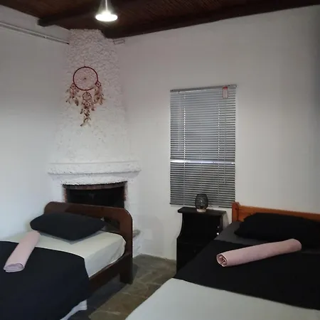 In House - Pyrgi Artemis Place Konukevi